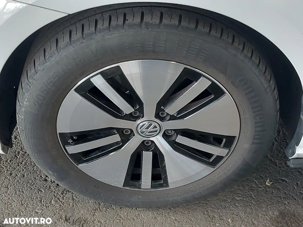 Volkswagen Golf - 12