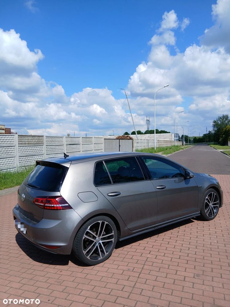 Volkswagen Golf - 4