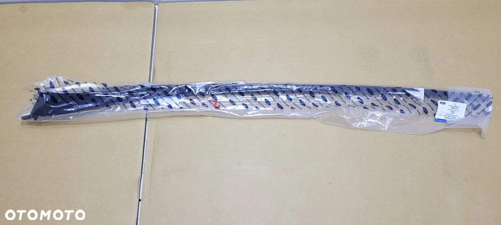 FORD C-MAX MK2 PRAWA LISTWA SZYBY CZOŁOWEJ - 1