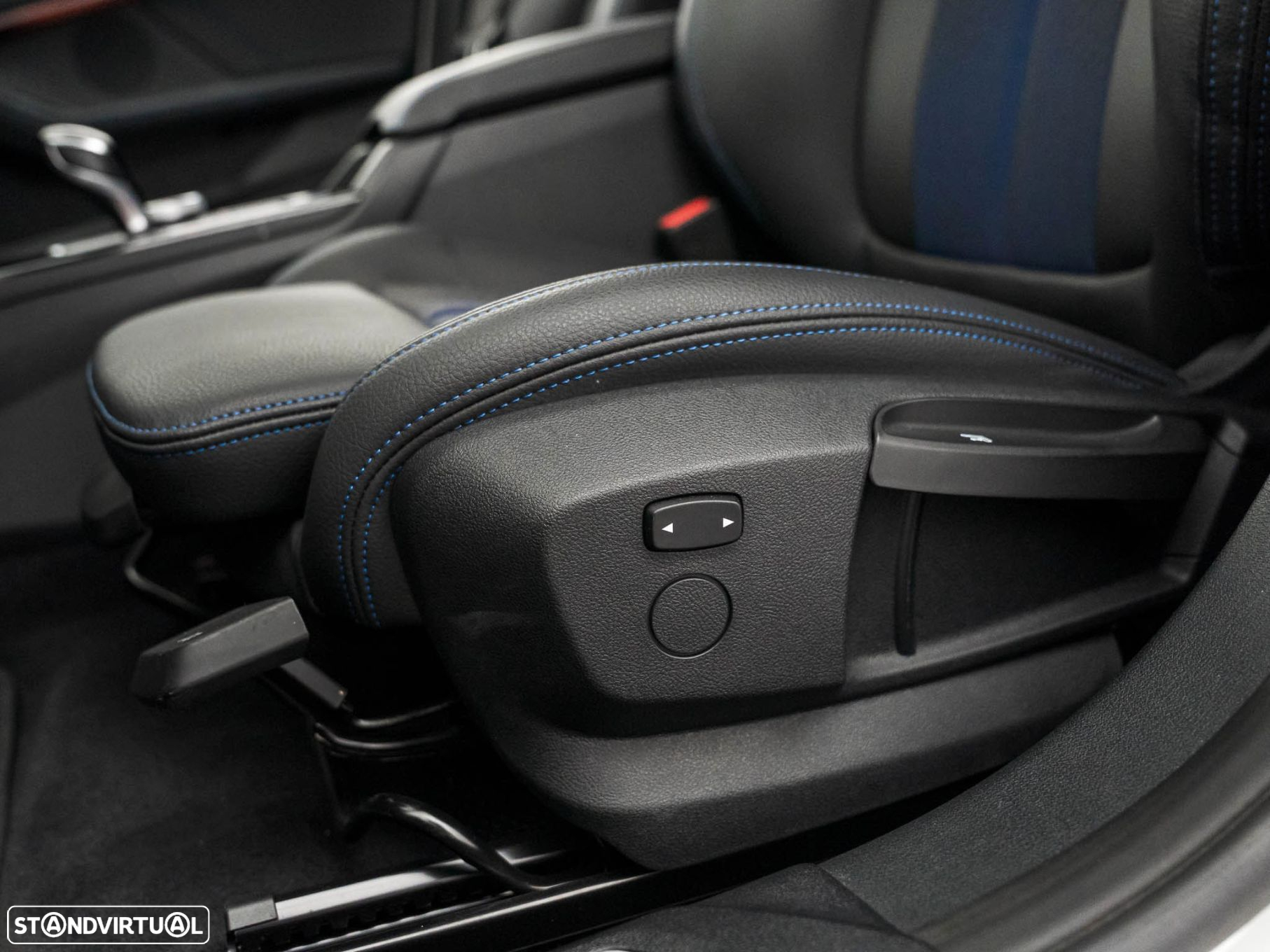 BMW 116 d Pack Desportivo M Auto - 17
