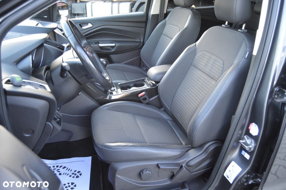 Ford Kuga 1.5 EcoBoost 2x4 Titanium - 29