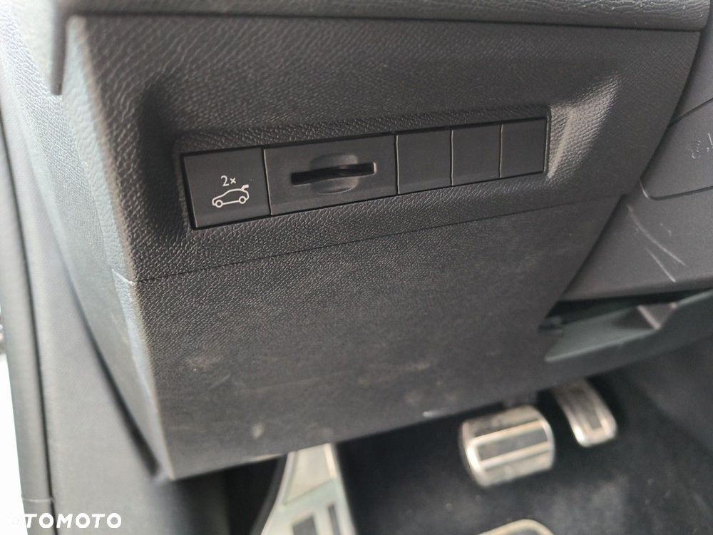 Peugeot 408 1.2 PureTech GT S&S EAT8 - 13