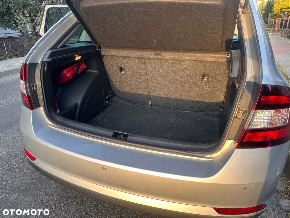 Skoda RAPID Spb 1.2 TSI Ambition - 10