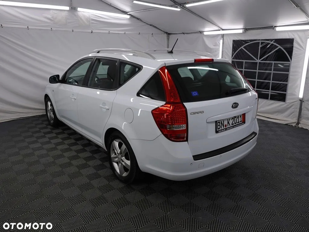 Kia Ceed Cee'd 1.6 Crdi Comfort + - 4