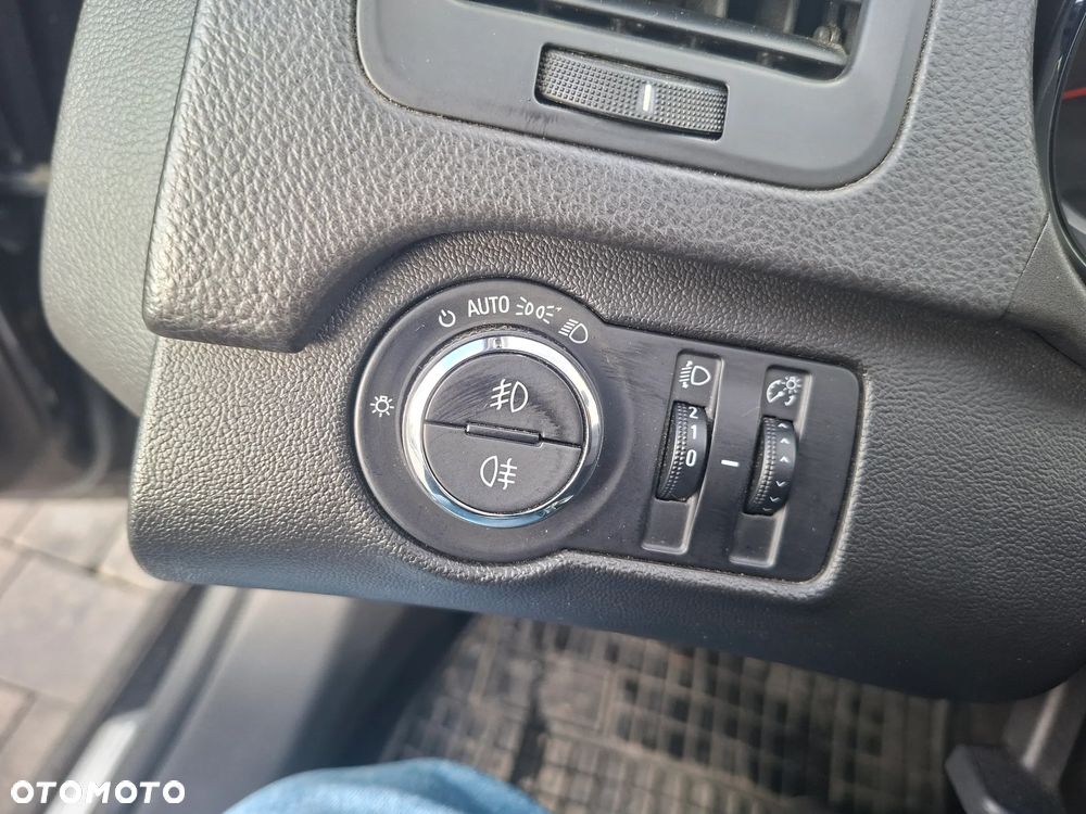 Opel Insignia 2.0 T Cosmo - 19