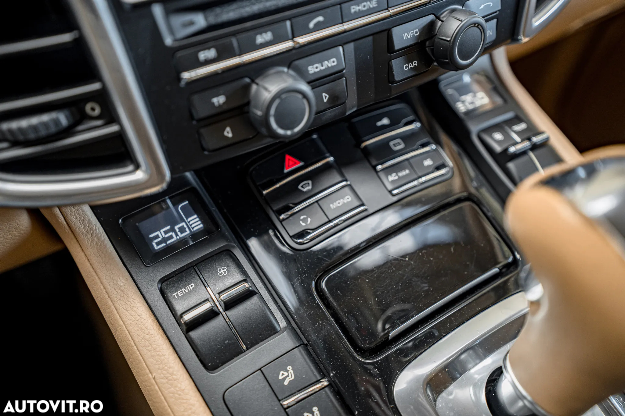 Porsche Cayenne 3.0 L V6 - 8