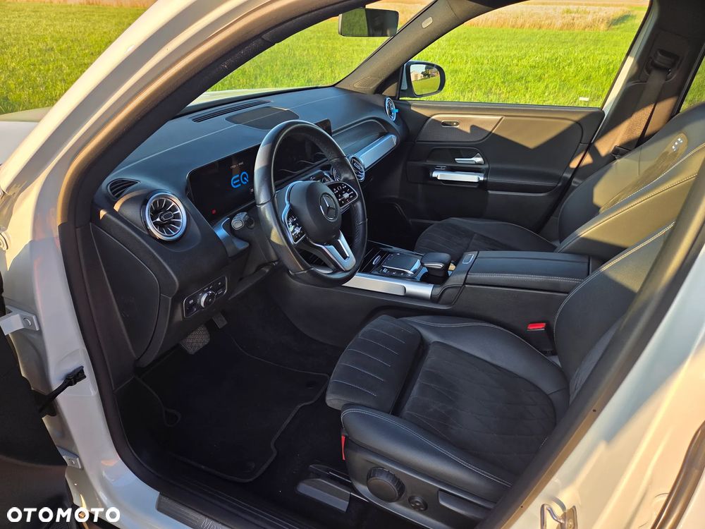 Mercedes-Benz EQB 250 66.5kWh Electric Art - 13
