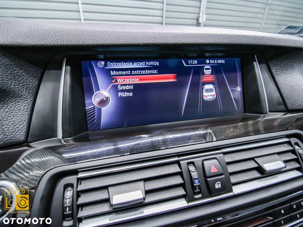 BMW Seria 5 528i xDrive Luxury Line - 22