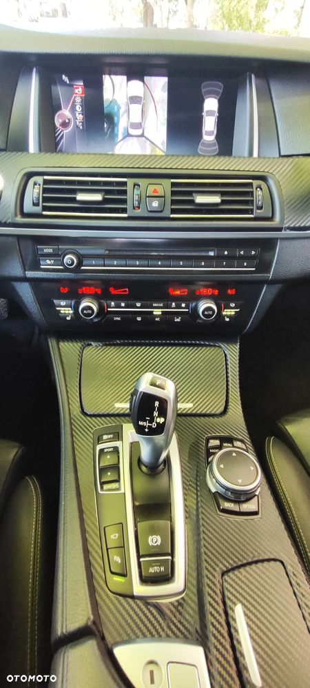 BMW Seria 5 528i Sport-Aut Luxury Line - 28