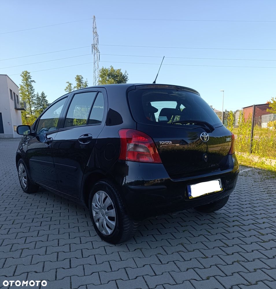 Toyota Yaris - 4