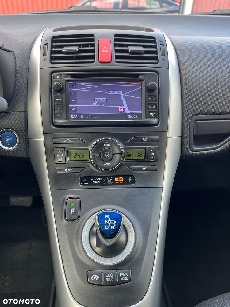 Toyota Auris 1.8 HSD Luna - 24
