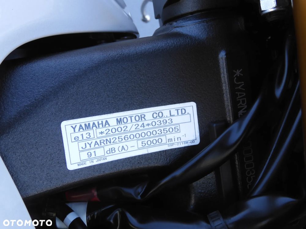 Yamaha FZ8 - 18