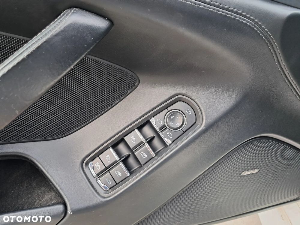 Porsche Panamera 4 PDK - 18