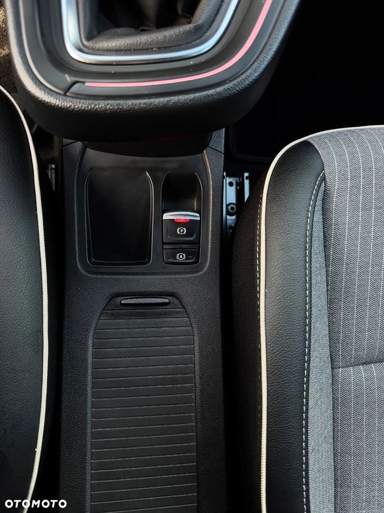 Renault Clio TCe 90 TECHNO - 25