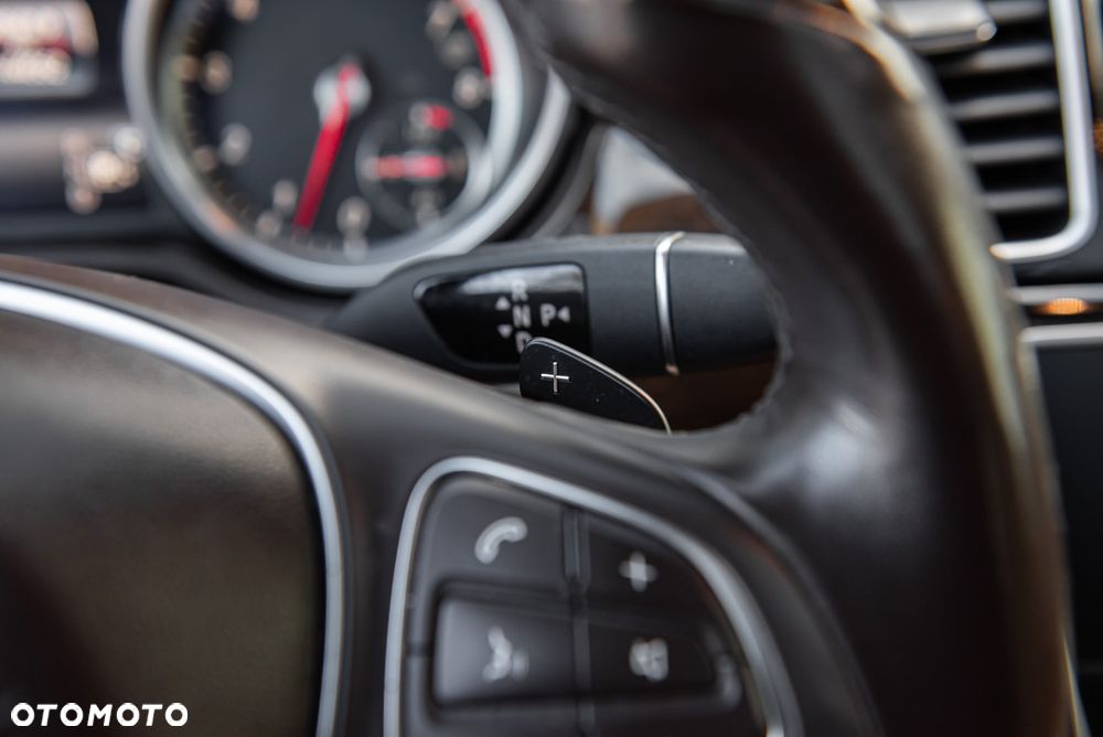 Mercedes-Benz GLE - 24