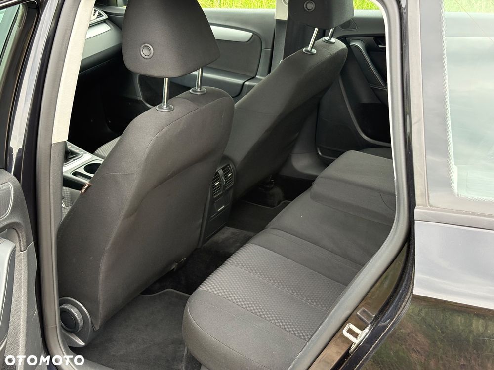 Volkswagen Passat 2.0 TDI BlueMotion Technology Highline - 24