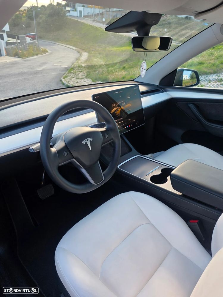 Tesla Model Y Long Range Dual Motor AWD - 5
