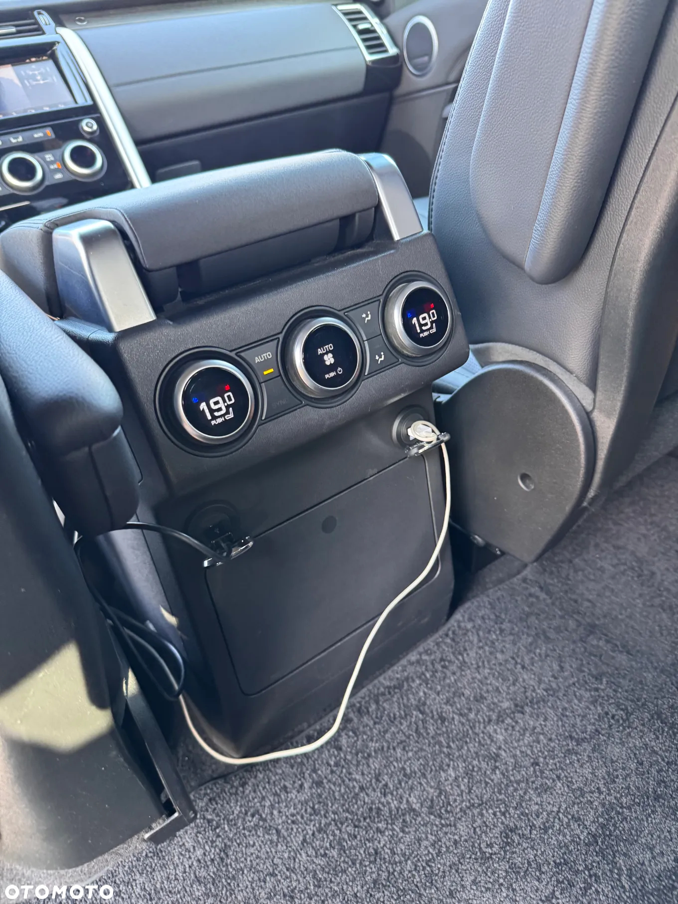 Land Rover Discovery V 2.0 SD4 HSE - 25