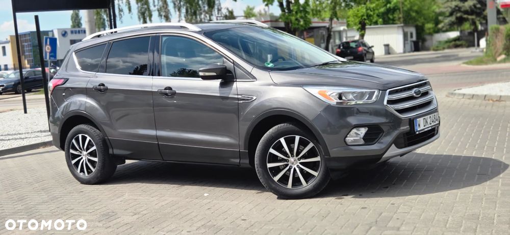 Ford Kuga 1.5 EcoBoost 2x4 Titanium - 18