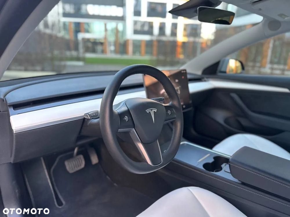 Tesla Model 3 Langstreckenbatterie Allradantrieb Dual Motor - 17