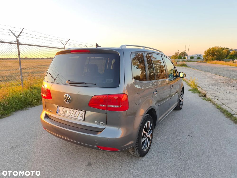 Volkswagen Touran - 5