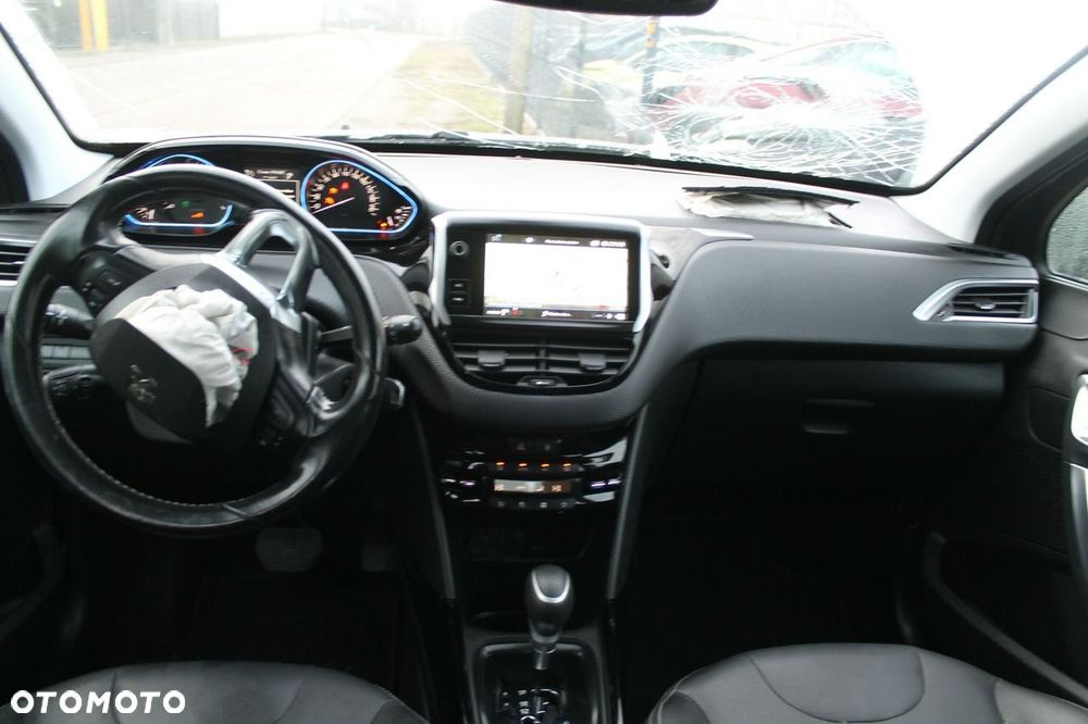 Peugeot 2008 - 11