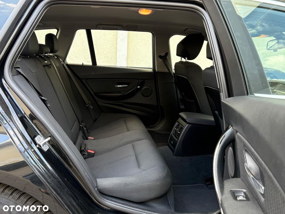 BMW Seria 3 320d MHEV Luxury Line - 16