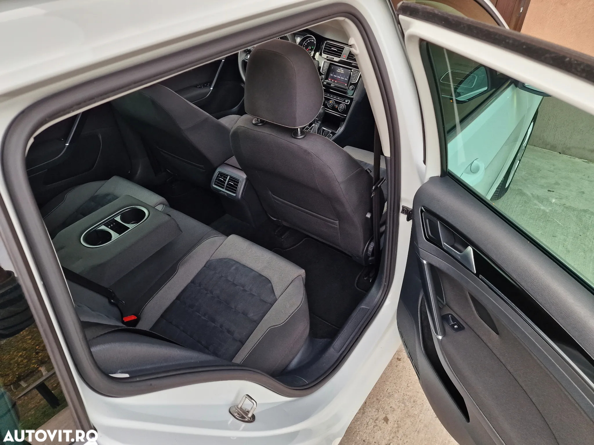 Volkswagen Golf 1.4 TSI BlueMotion Technology DSG Highline - 29