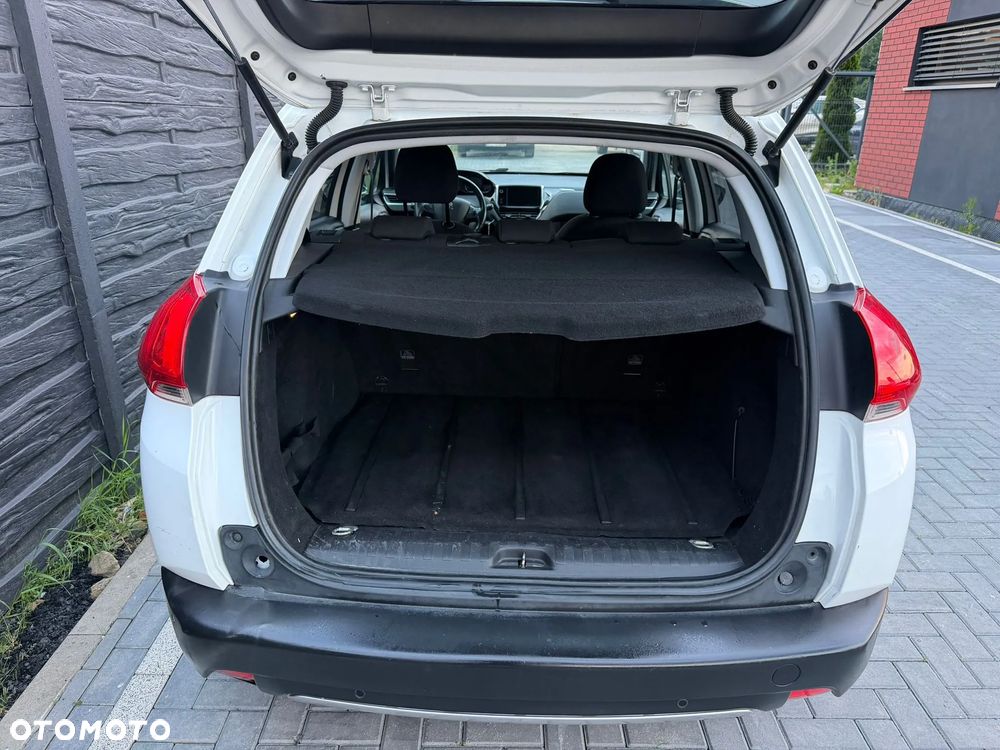 Peugeot 2008 1.6 BlueHDi Style - 25