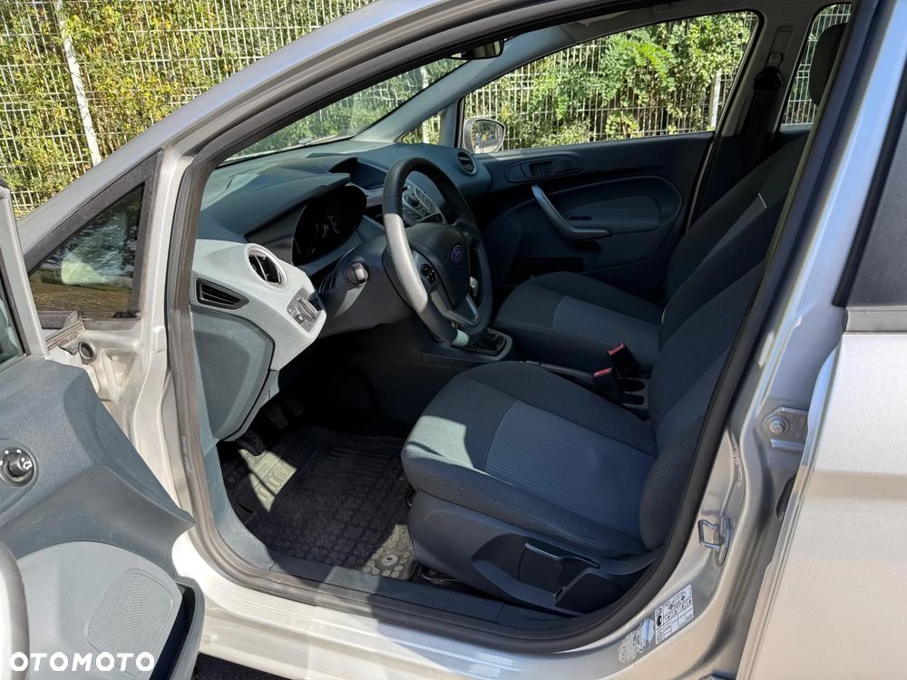 Ford Fiesta 1.4 TDCi Ambiente - 10