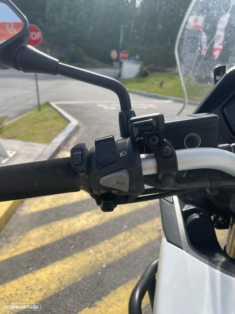 Honda VFR Crossrunner X - 7