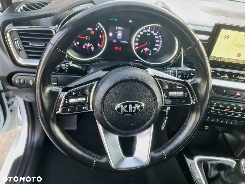 Kia Ceed 1.6 CRDi Platinum Edition - 23