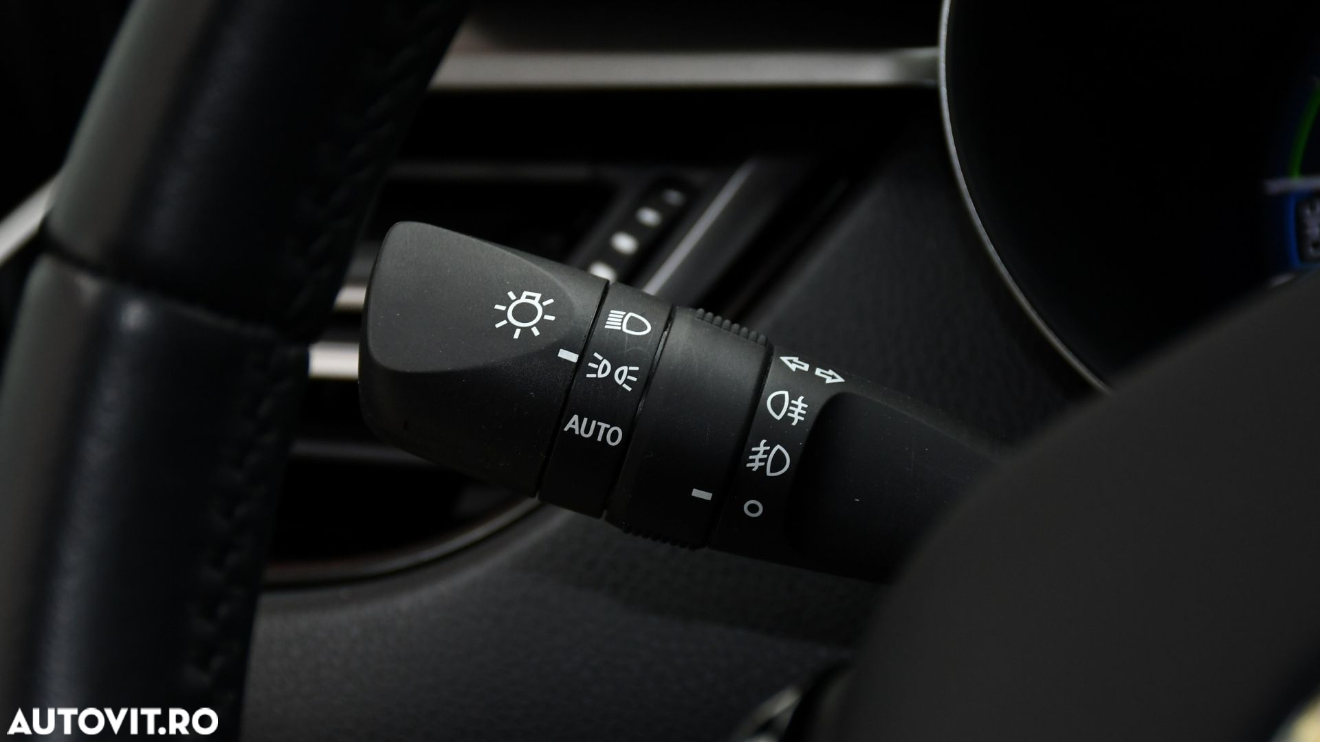 Toyota C-HR 2.0 HSD 184 CP 4x2 CVT Style - 22