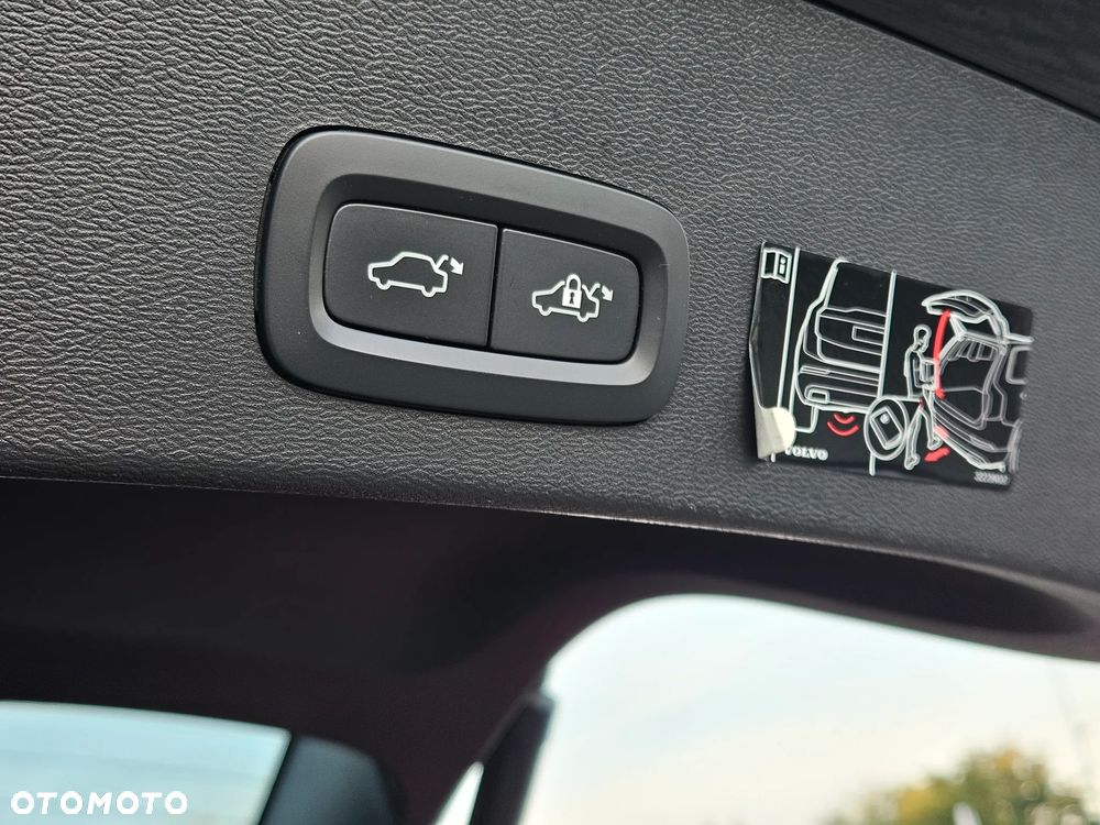 Volvo XC 40 B4 B Momentum - 25