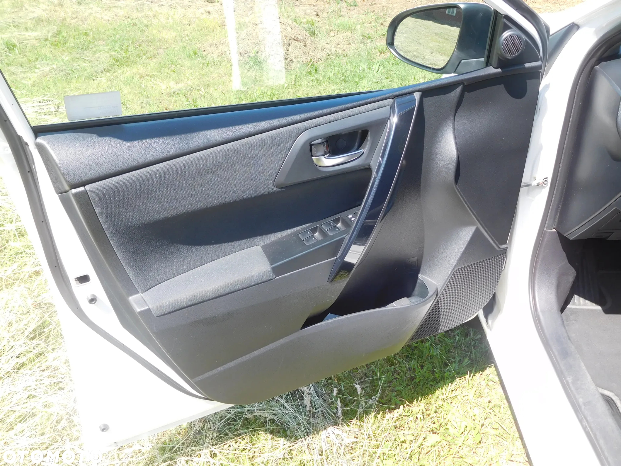 Toyota Auris 1.6 D-4D Premium - 5