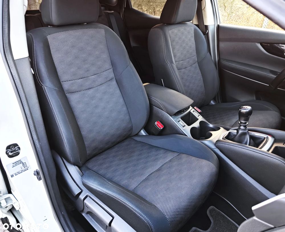 Nissan Qashqai 1.6 DIG-T N-Connecta - 25