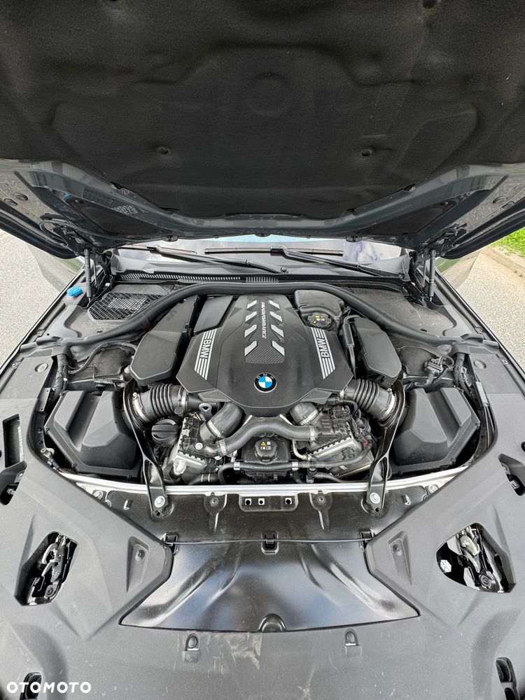BMW Seria 8 - 11