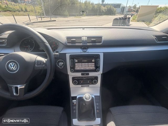 VW Passat CC 2.0 TDi BlueMotion - 28