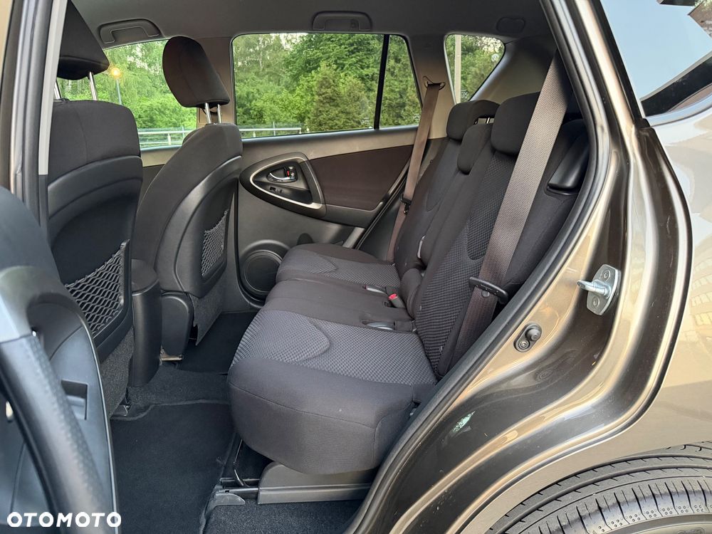 Toyota RAV4 - 22