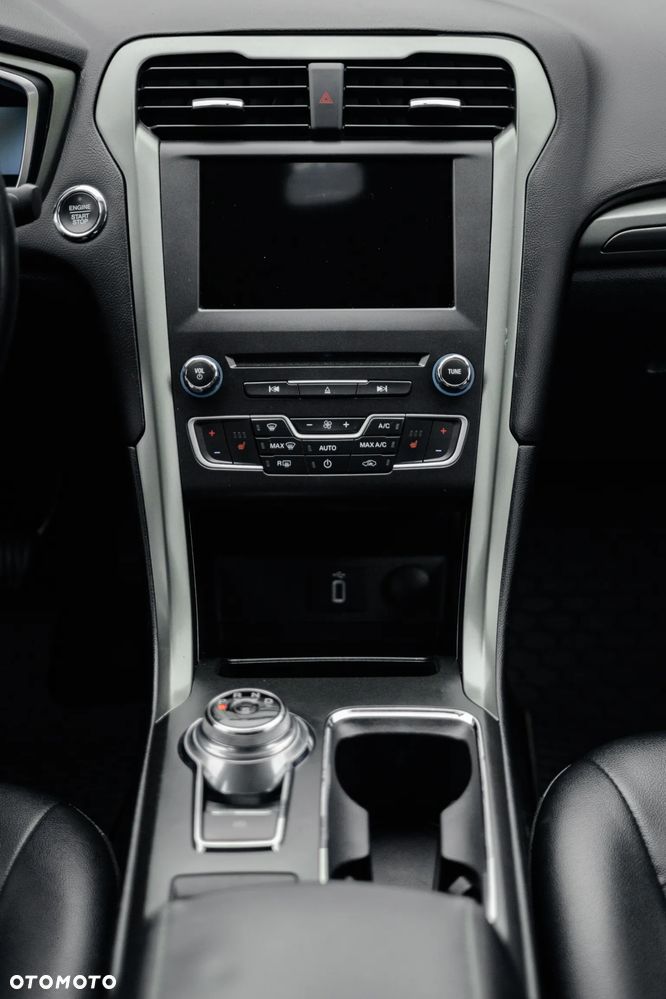 Ford Fusion - 26