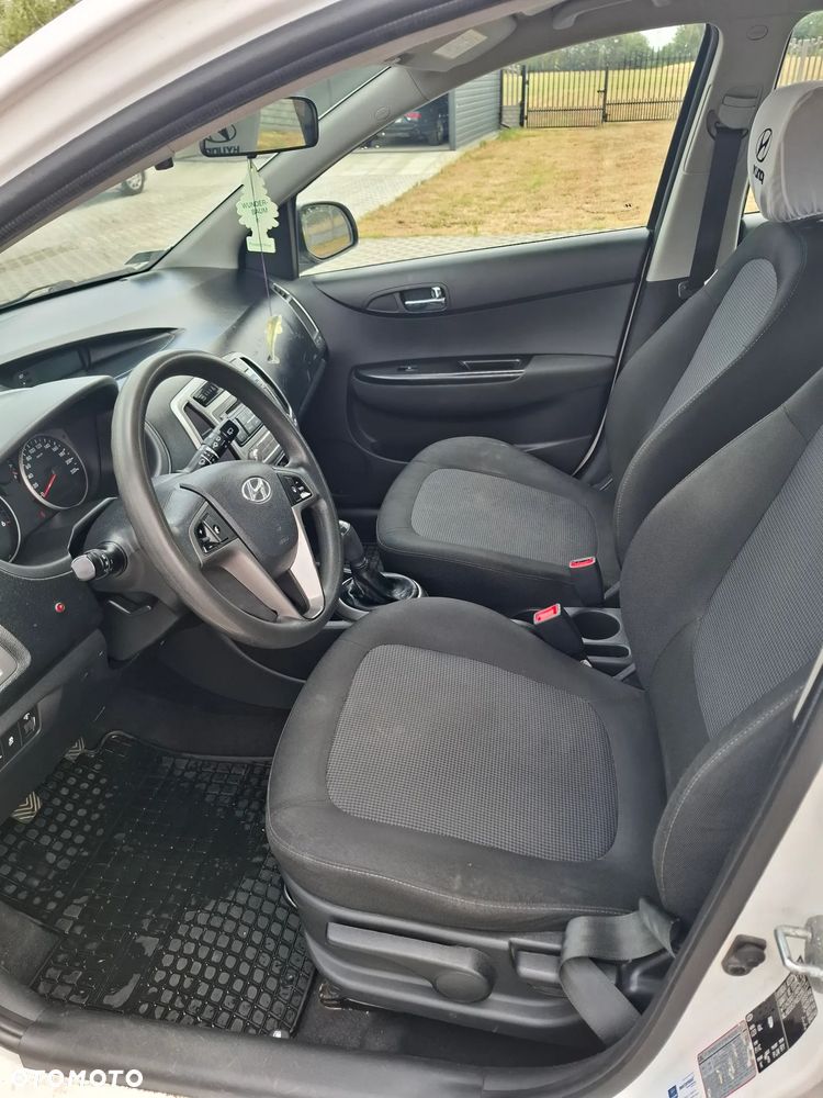 Hyundai i20 - 18