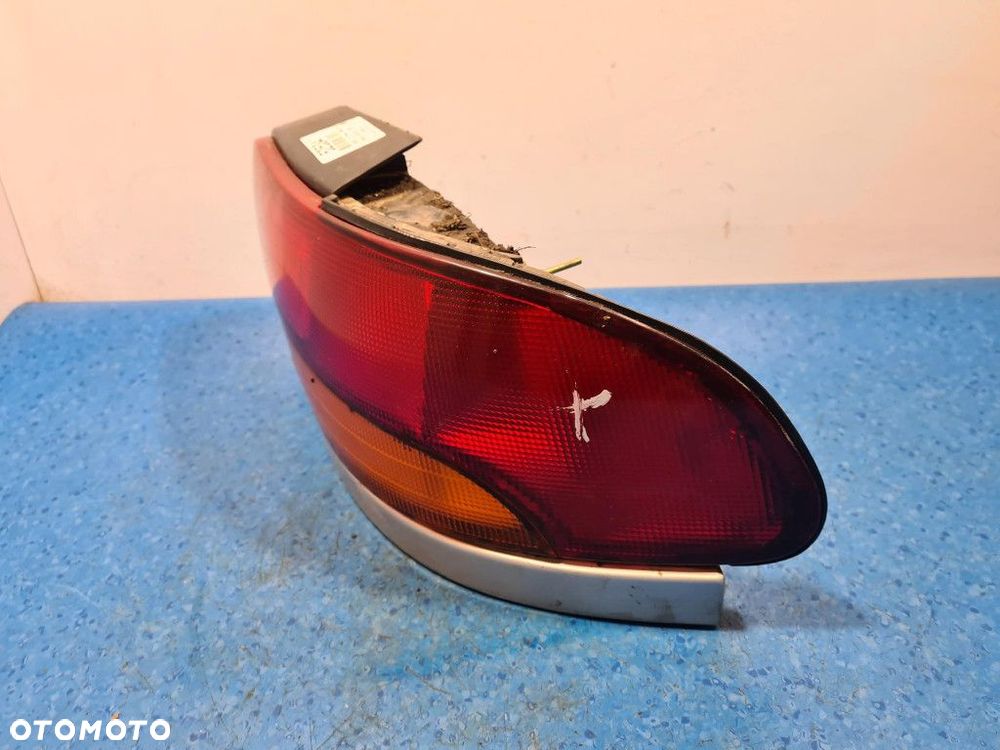 SUBARU IMPREZA I GC KOMBI LAMPA TYŁ PRAWA ZEWNĘTRZNA - 3