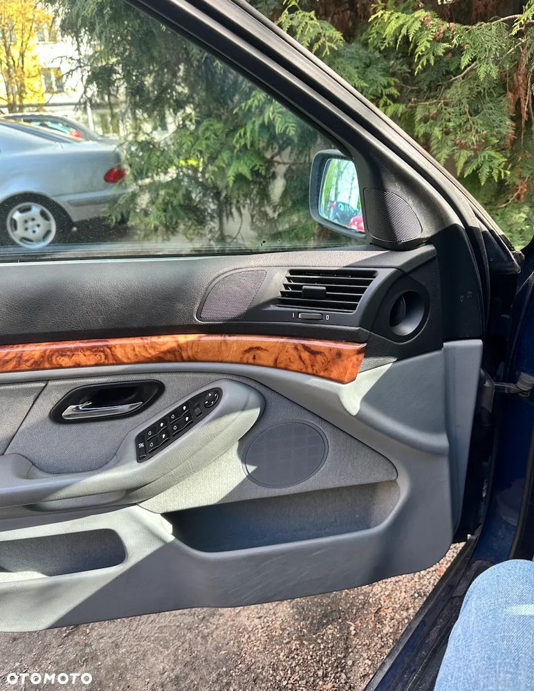 BMW Seria 5 - 38