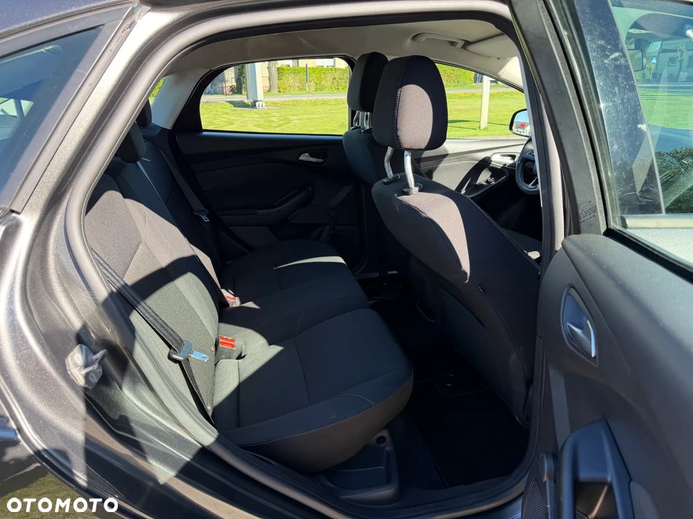 Ford Focus 1.6 SYNC Edition - 16