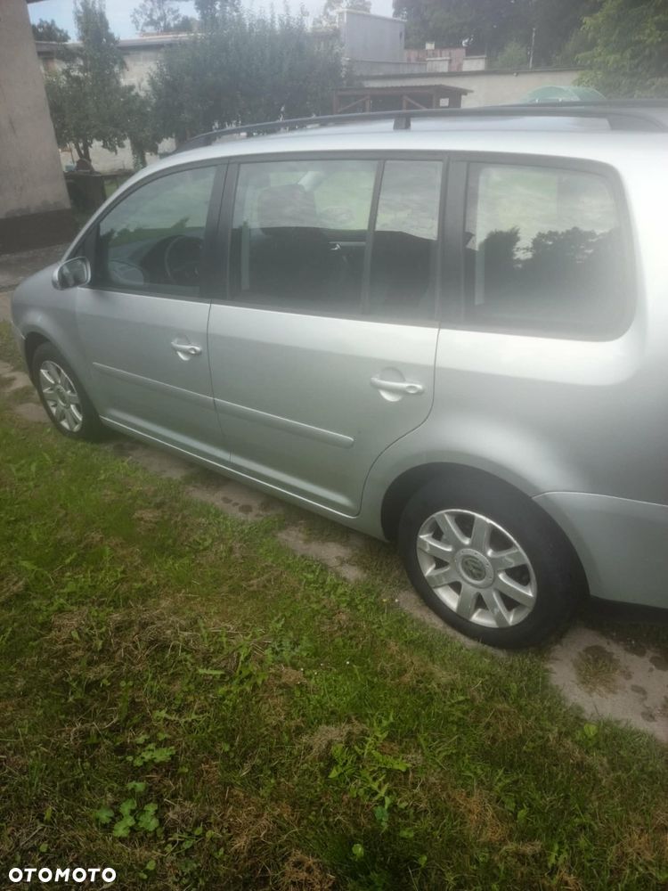 Volkswagen Touran 1.9 TDI Conceptline - 1