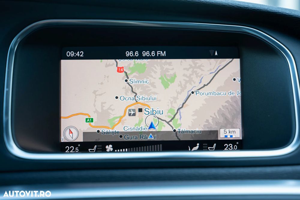 Volvo V40 T3 Geartronic RDesign - 23