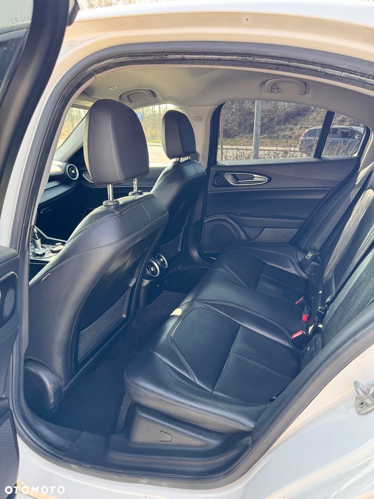 Alfa Romeo Giulia 2.0 Turbo TI Q4 - 7