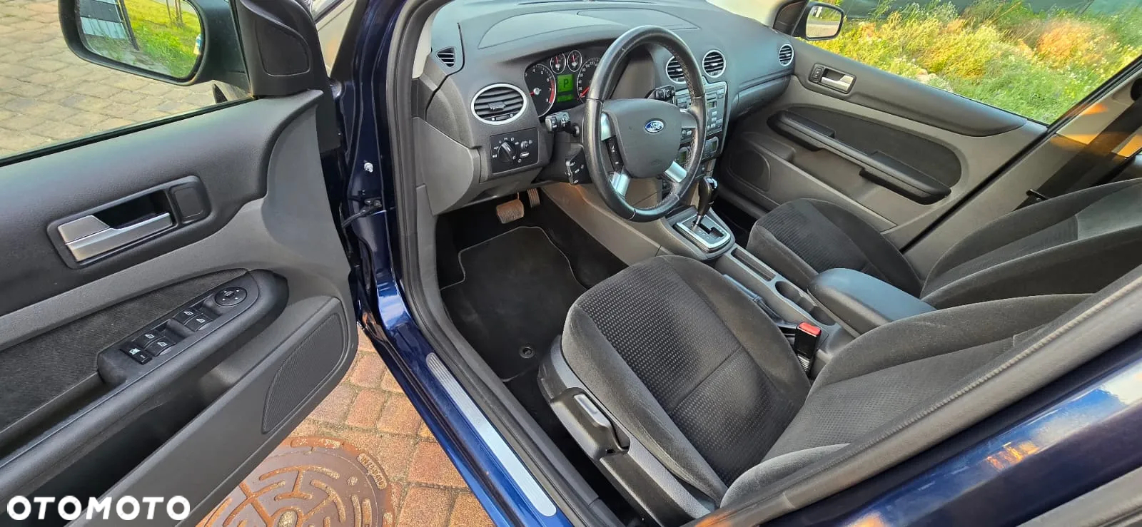 Ford Focus 1.6 Ghia - 11