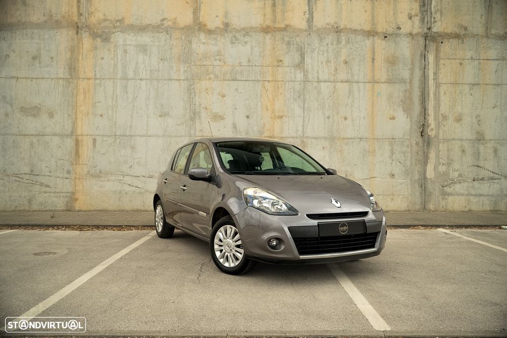 Renault Clio 1.5 dCi Dynamique S - 1