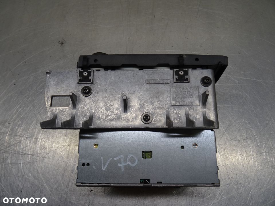 VOLVO V70 II 00-04 2.4D RADIO HU-603 9491217 - 5